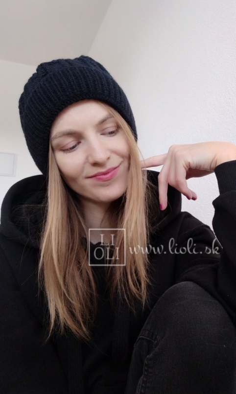 Dámska pletená tmavomodrá čiapka Lila