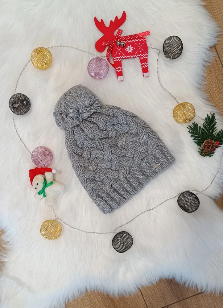 Pletená dámska sivá čiapka Waleria