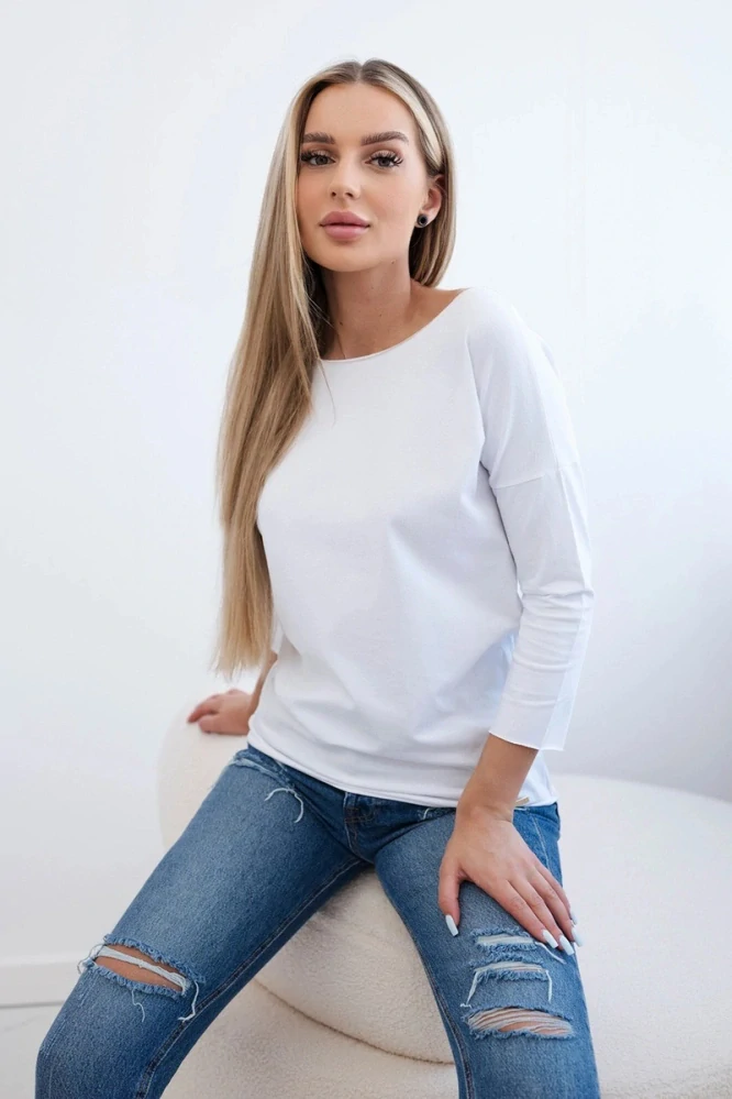 Dámske tričko CASUAL s lodičkovým výstrihom biele