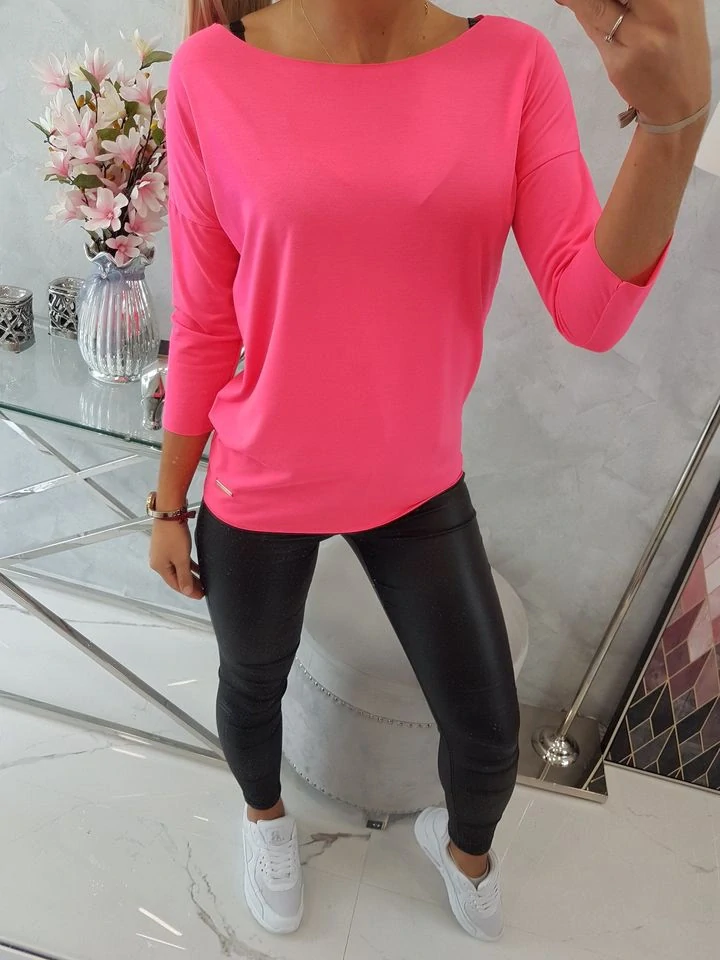 Dámske tričko CASUAL s lodičkovým výstrihom neon pink