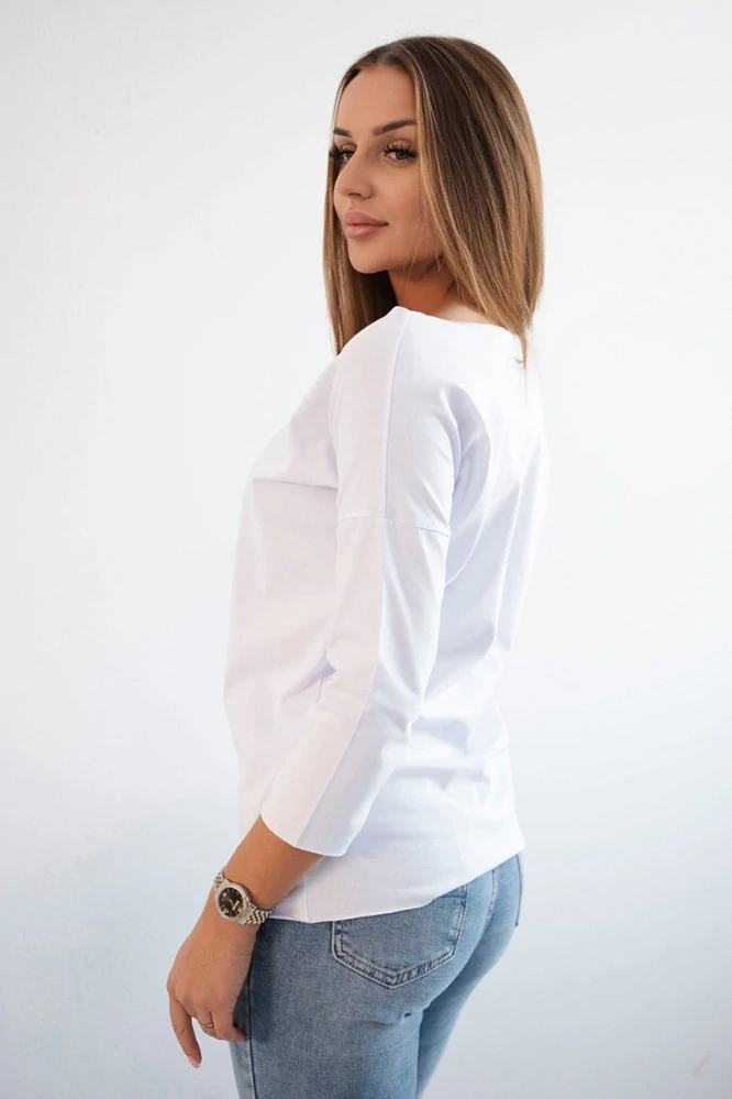 Dámske tričko CASUAL s lodičkovým výstrihom biele