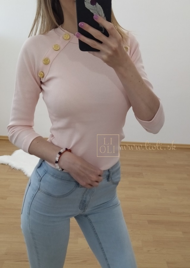 Dámske svetlo ružové tričko so zlatými gombíkmi