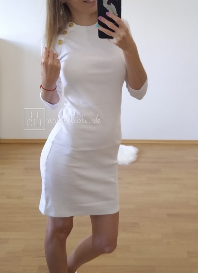 Dámske biele rebrované šaty so zlatými gombíkmi