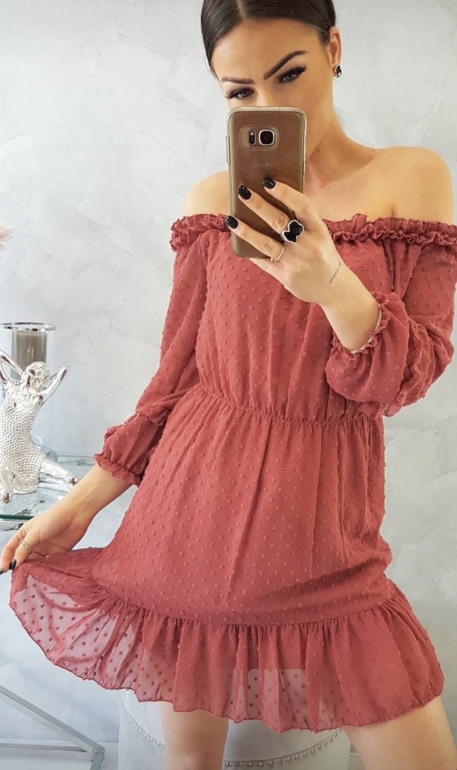 Dámske malinové šifónové šaty s volánmi