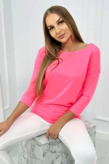 Dámske tričko CASUAL s lodičkovým výstrihom neon pink